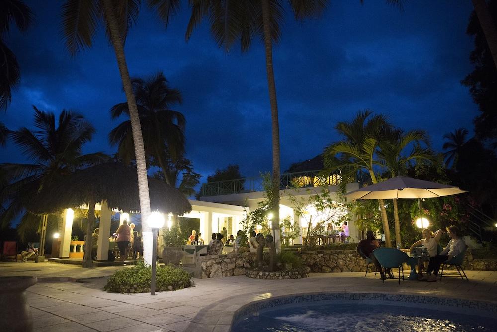 Hotel Restaurant Cyvadier Plage Jacmel Esterno foto